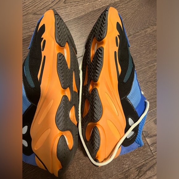 adidas Yeezy Boost 700 Bright
Blue - Picture 9 of 12
